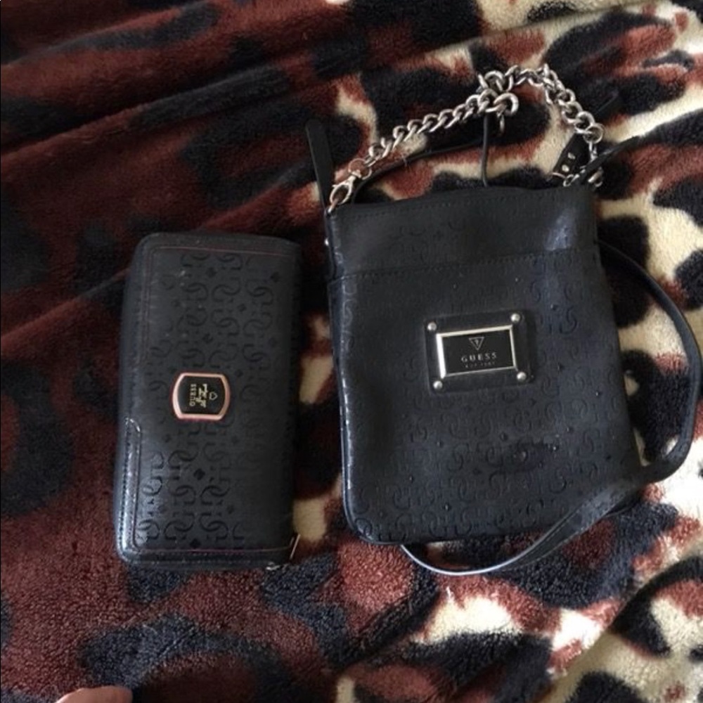 Guess  cross body purse ( wallet not included)